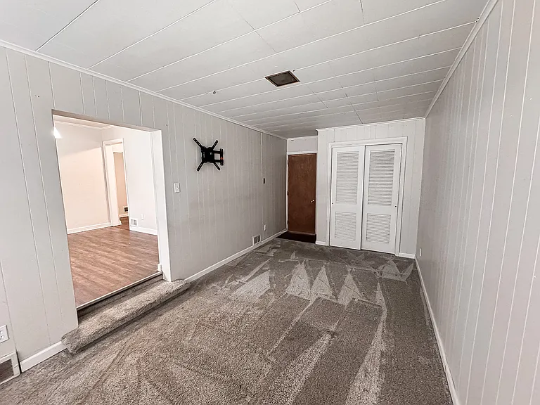 2710 Henderson Rd — Photo 8