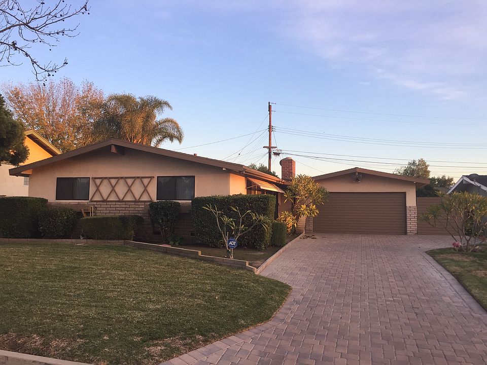 1st image of 14556 Cortina Dr
