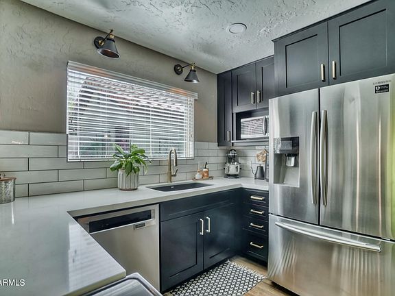 3rd image of 960 S 21ST Street
