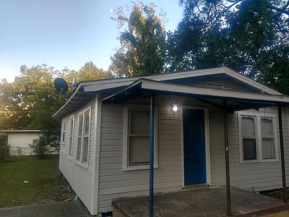 2nd image of 3030 N P St