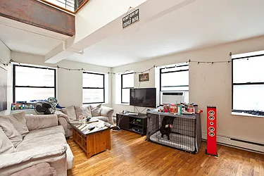 Rented by R New York