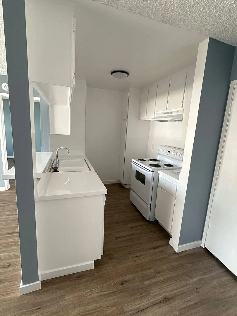 400 S. Kingsley Drive — Photo 3