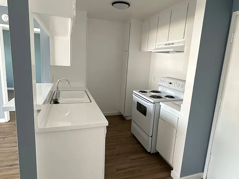 400 S. Kingsley Drive — Photo 3