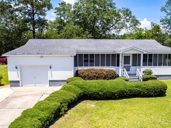 1132 Levi St, Manning, SC 29102