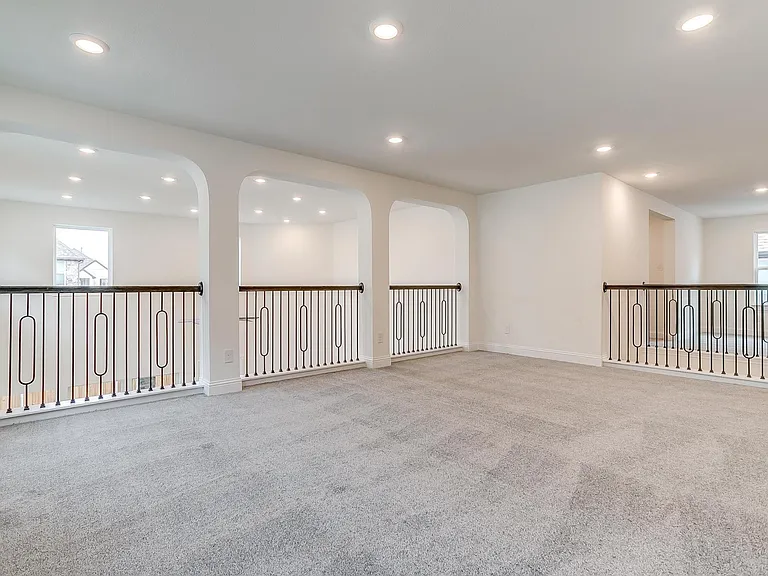 9836 Derbyshire Dr — Photo 81