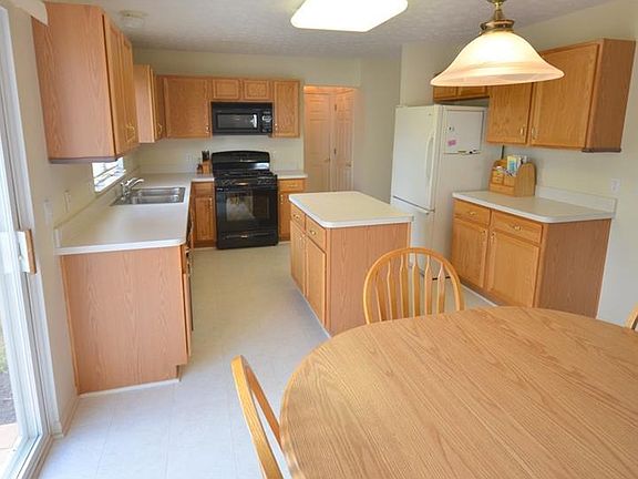 5th image of 3524 Trailview Ct