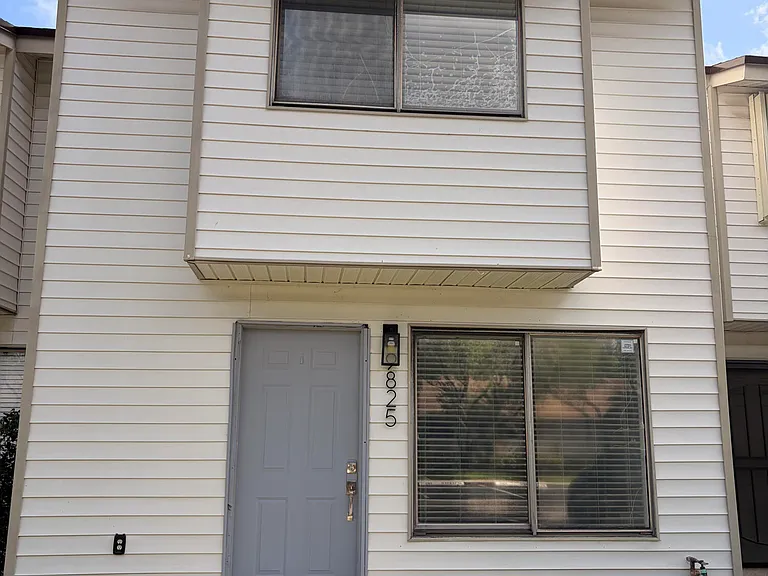 9825 NW 37th St #5F — Photo 2