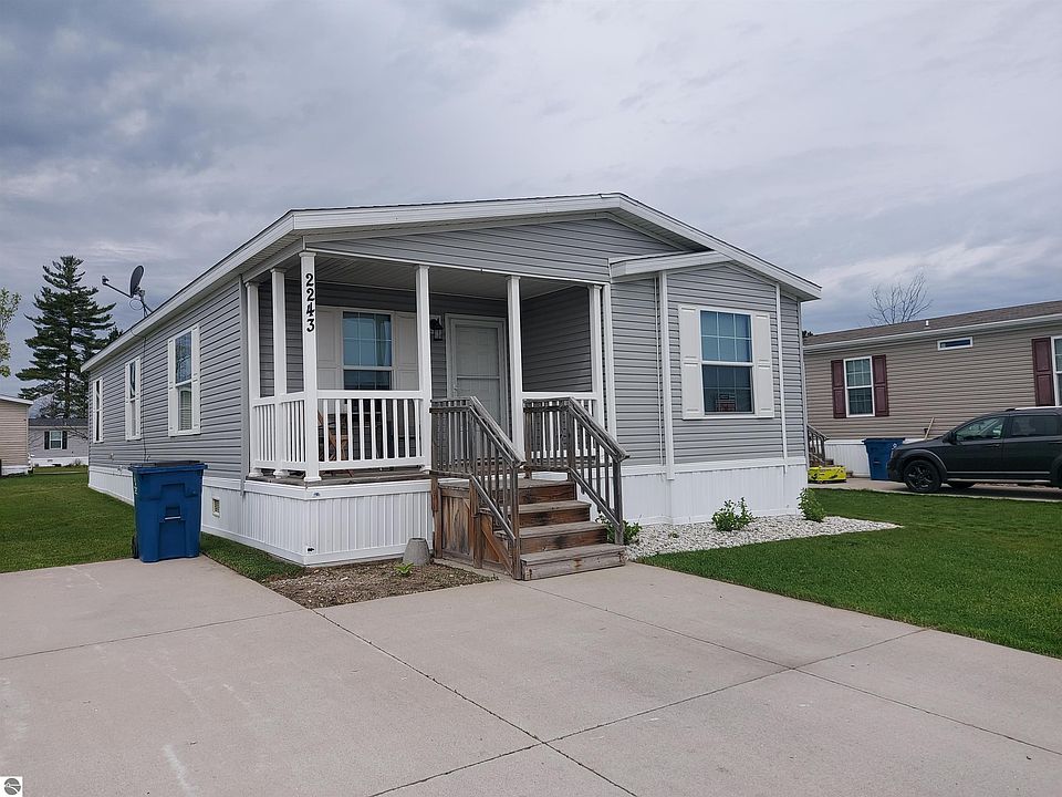 1st image of 2243 Leisure Ln