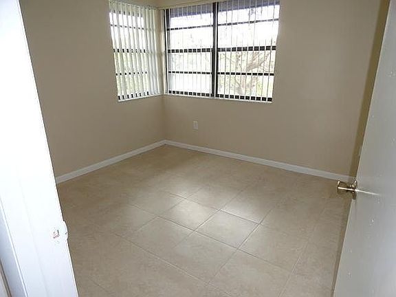 4th image of 4862 Alder Dr APT B