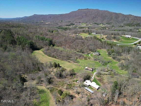 4th image of 245 Cliff Ln