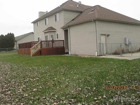 3rd image of 582 Kelli Ave