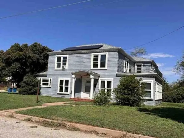 801 Thomas St, Sweetwater, TX 79556