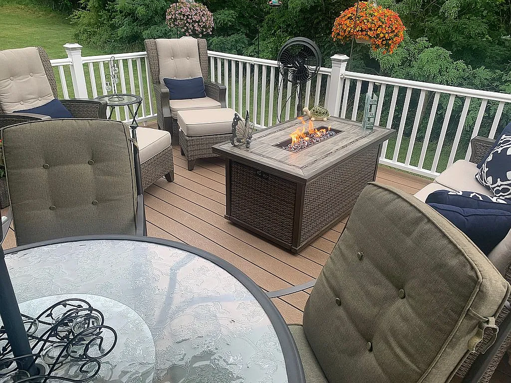1124 Arrowhead Dr photo 1