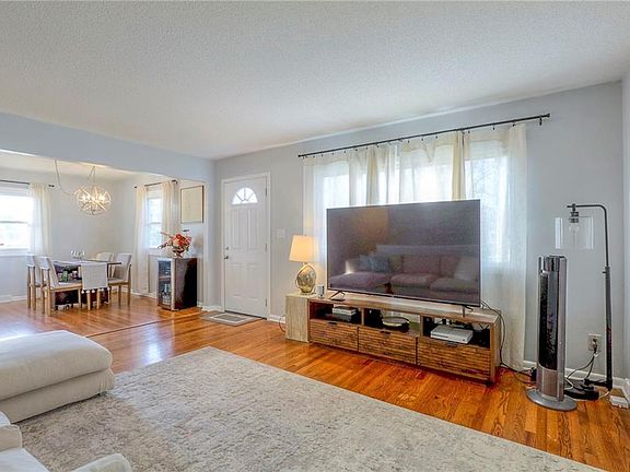 4th image of 9006 W 99th Ter