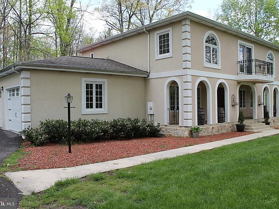 2nd image of 143 Old Forest Cir