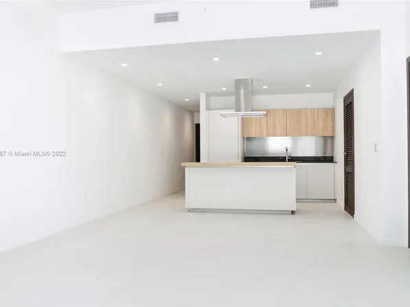 1000 Brickell Plz #1807, Miami, FL 33131