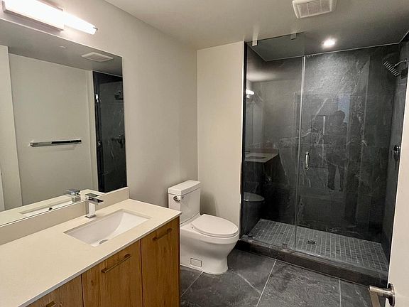 4th image of 410 NW 31st St #407