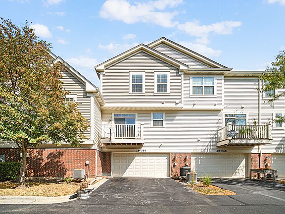 5th image of 28W066 Woodland Dr