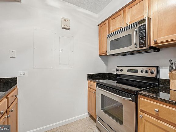 3rd image of 880 N Pollard St APT 322