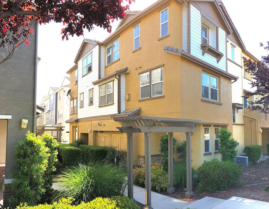 1st image of 663 N Capitol Ave