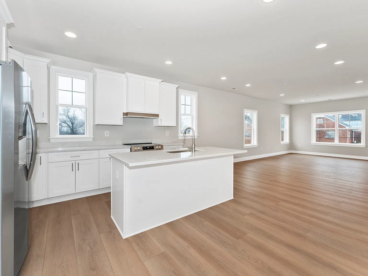 2 bed, 1250 sqft, $2,400 — Photo 2