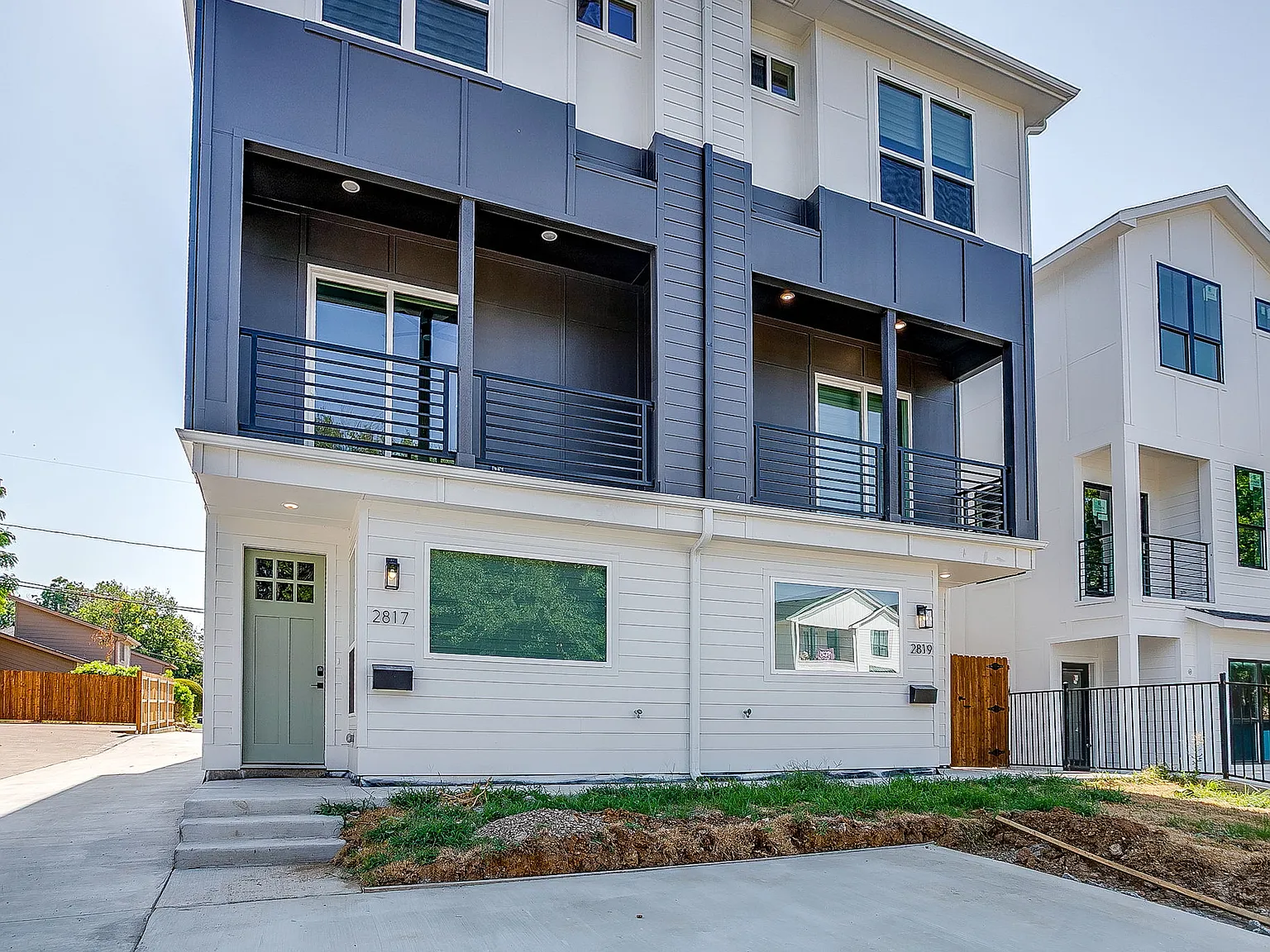5 bed, 5.5 bath, 2244 sqft, $8,000 — Photo 2