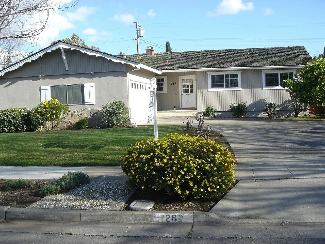 1282 Burkette Dr photo 1