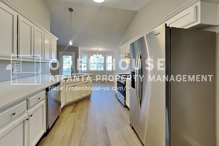 3 bed, 2.0 bath, 1628 sqft, $2,145 — Photo 4