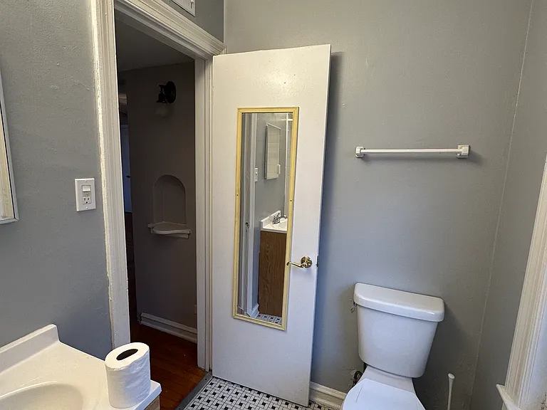 242 N Mayfield Ave #2W — Photo 7