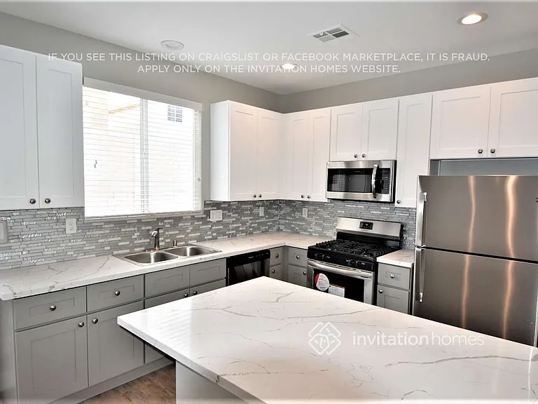 8121 Indigo Gully Ct — Photo 10