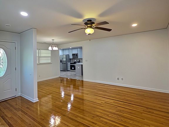 3rd image of 104 Tew Ct