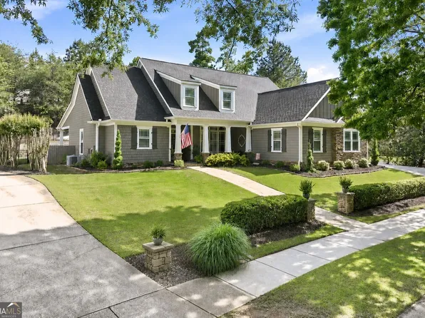 6808 Grand Marina Cir, Gainesville, GA 30506