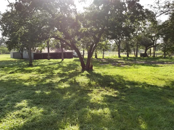 3835 Fm 949, Cat Spring, TX 78933