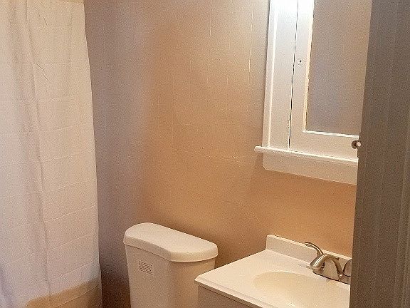 4th image of 13618 Othello Ave