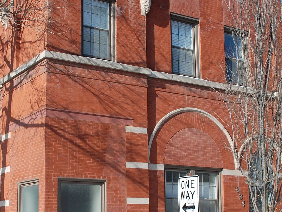 1st image of 834 N Hoyne Ave