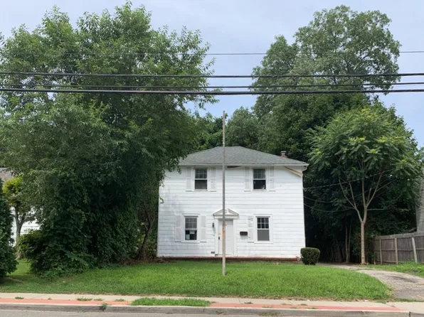 185 W Pulaski Rd, Huntington Station, NY 11746