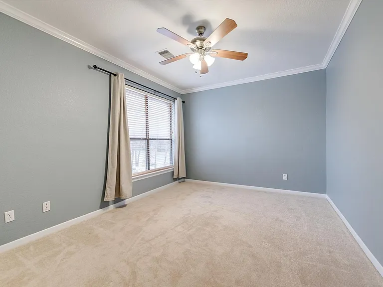 2420 Fawkes Ln — Photo 37