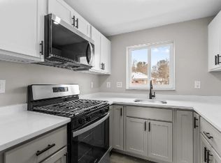 17 Bennett Dr #3, Stoughton, MA 02072
