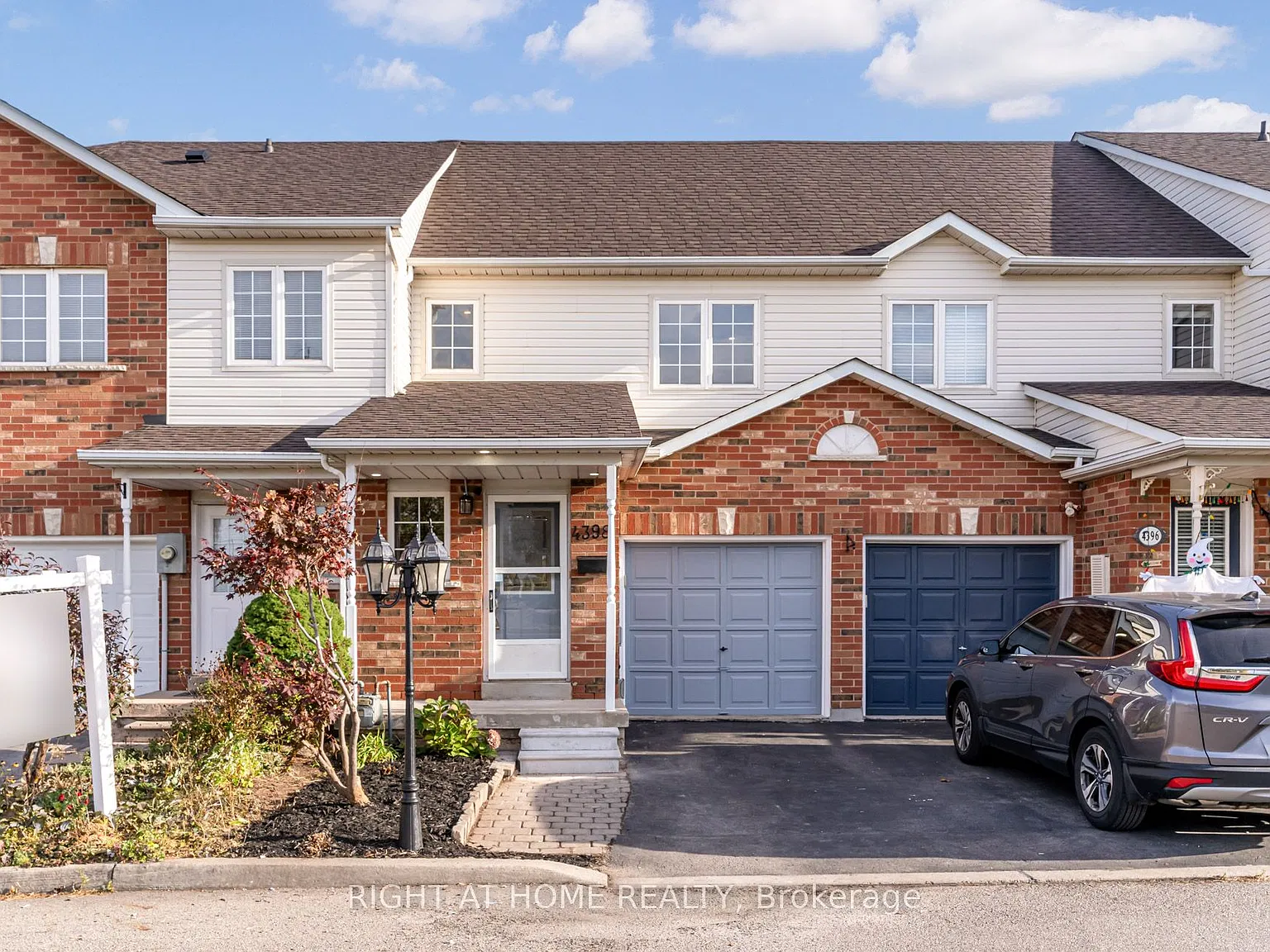 3 bed, $3,000 — Photo 1