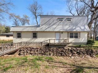 410 H St, Barling, AR 72923
