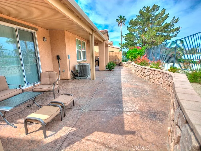 77183 California Dr — Photo 26