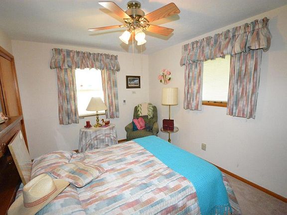 3rd image of 2612 S Oleander St
