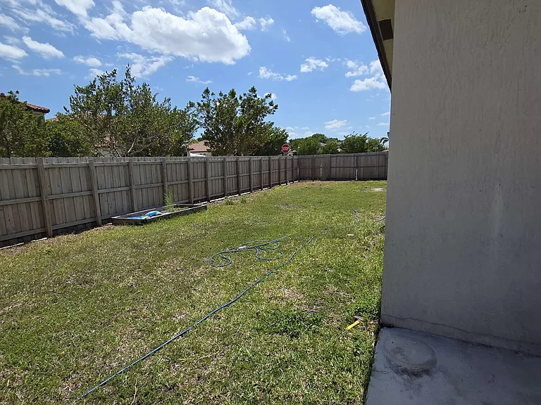 195 SE 24th Ave — Photo 8