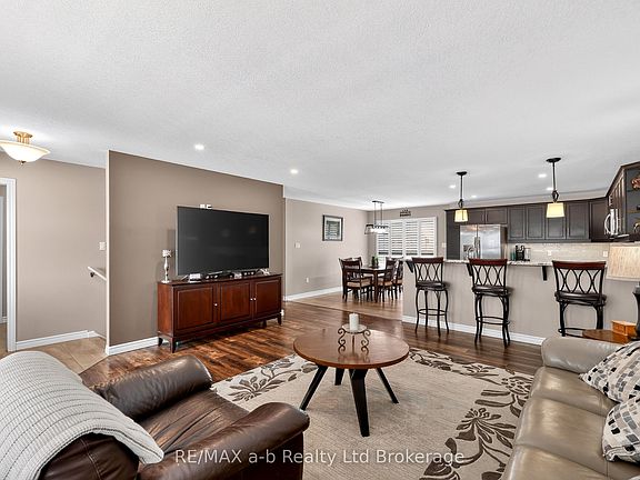 4th image of 87 Walker Rd