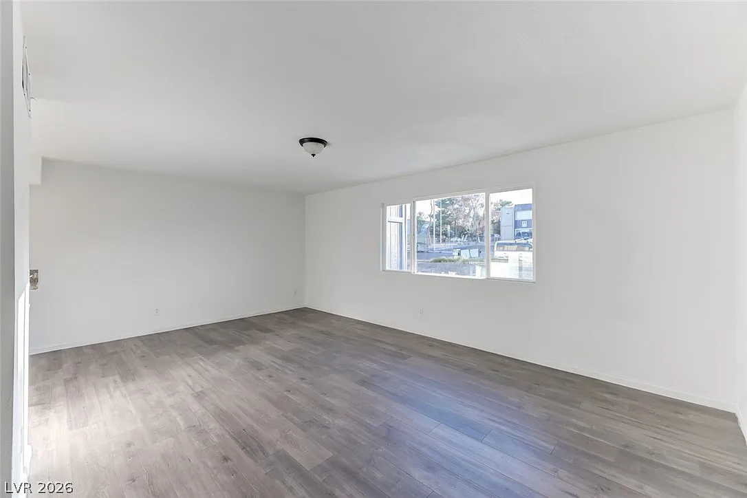 Photo 2 of 9 - 29 Gold Bar Ct #B - Las Vegas, NV Building Photo - 29 Gold Bar Ct #B