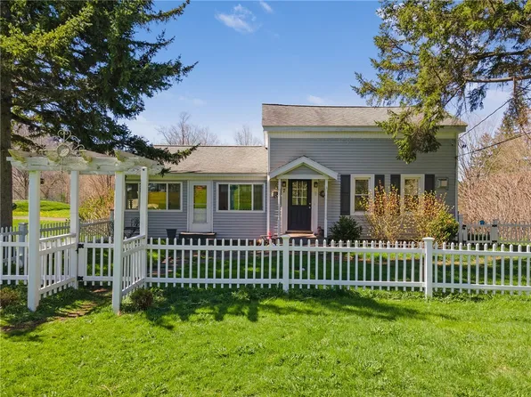 7 Churchill Ave, Stamford, NY 12167