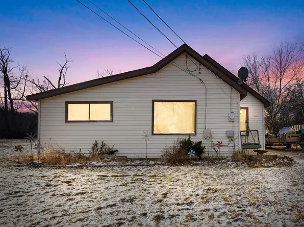 4905 Lakeview AVENUE, Hubertus, WI 53033