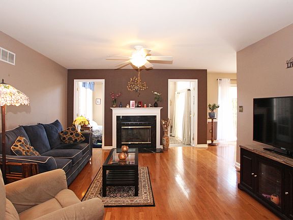 3rd image of 1248 Lindenwood Ln