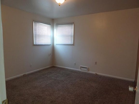 4th image of 1315 Howard Ave