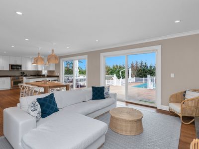 10 Ridge Ln, Hampton Bays, NY, 11946